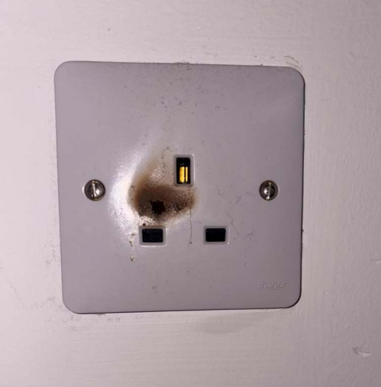 emergency electrician Leicester - faulty plug