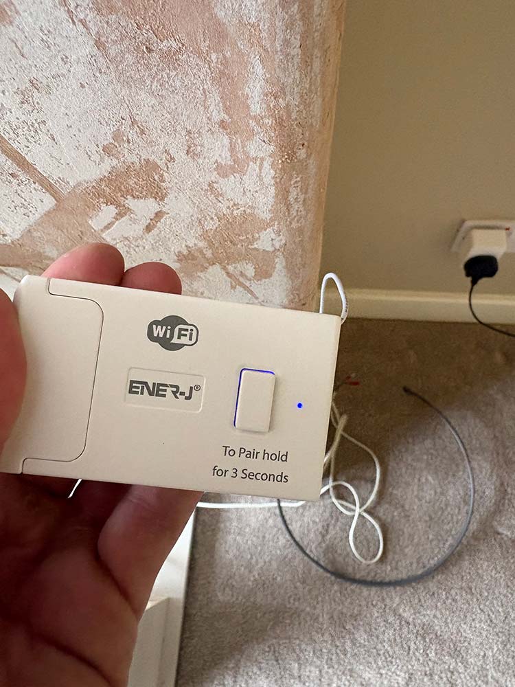 Wireless controller used for kinetic wall light installation
